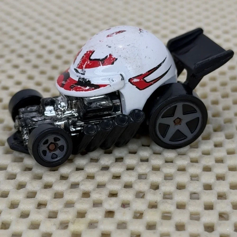 Hot‎ Wheels Head Gasket White Red Racing Helmet Car GRX44 2020 Mattel